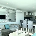 Apartamento De 3 Habitaciones Con Vista Al Mar.