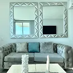 Apartamento De 3 Habitaciones Con Vista Al Mar.